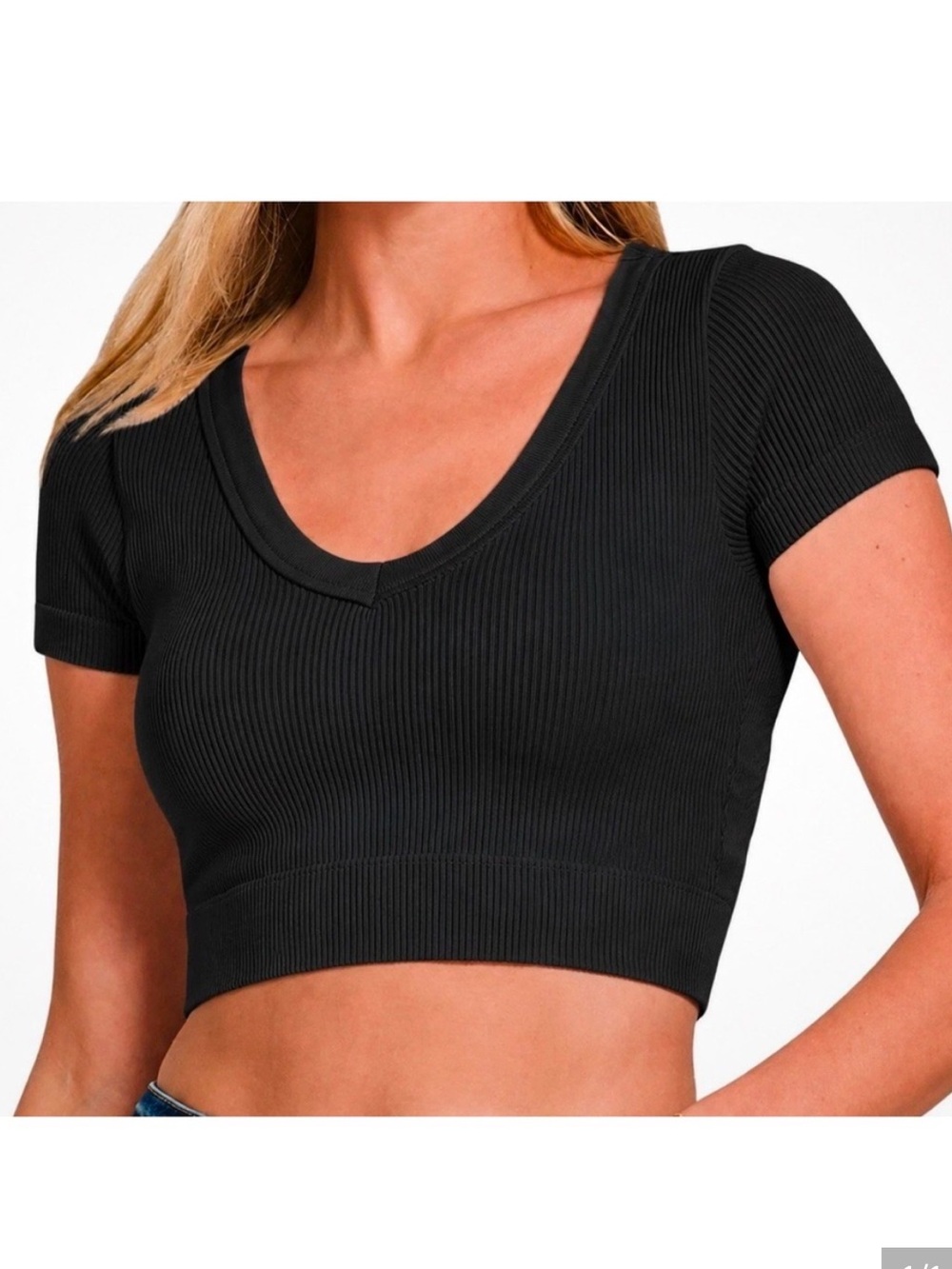 NWOT Zenana Outfitters Black Ribbed V-Neck Crop Tee in L/XL